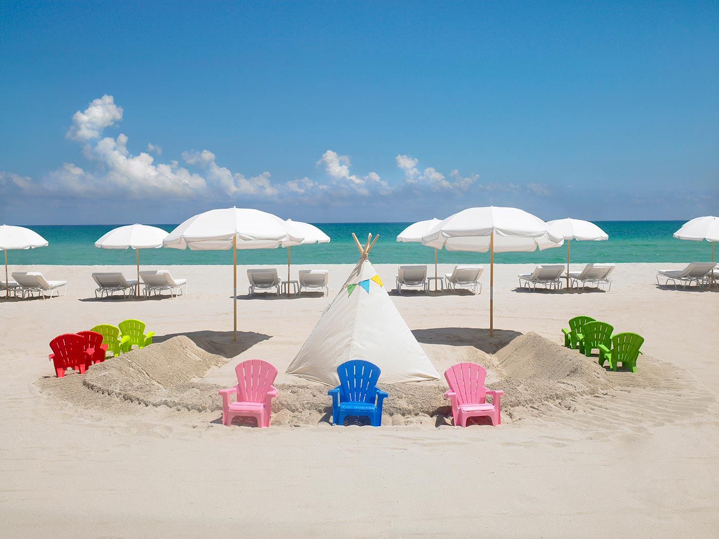Miami Beach Hotel overlooking the ocean